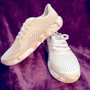 Camo crocs tennis shoes womens